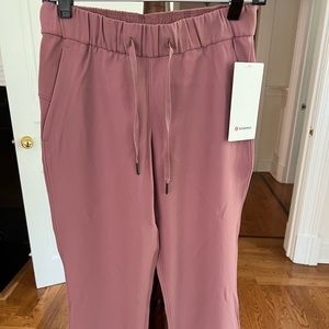 Lululemon On The Fly Crop *Woven